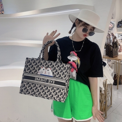 Large Capacity 2142 eye theme bag, with a small wallet inside, travel tote bag for women