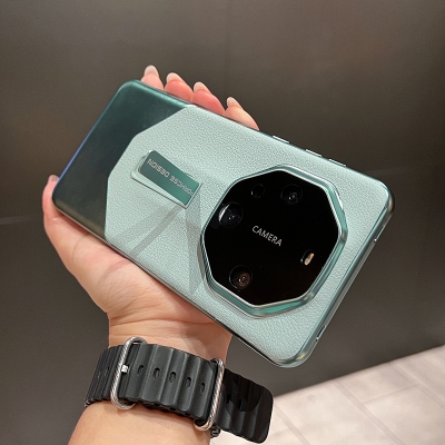 All-inclusive anti-drop applicable huawei mate60Pro phone case, high-grade leather with invisible stand phone case.