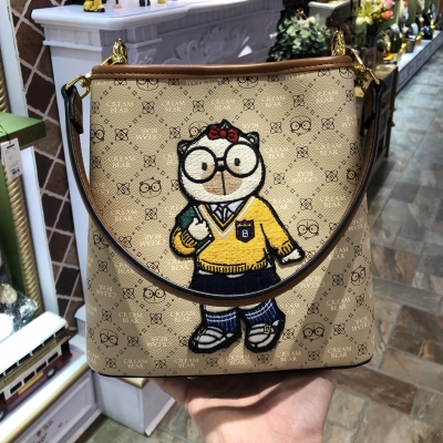 C1240-2 CREAM BEAR Bag Large Capacity Bucket Bag Fashion Cartoon Cute Doll Shoulder Messenger Bag