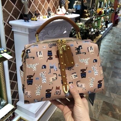 M1437-2 Cream Bear Cartoon Cat Bag New Boston Pillow Bag Doll Cute Fashion Handheld Shoulder Messenger Bag Female